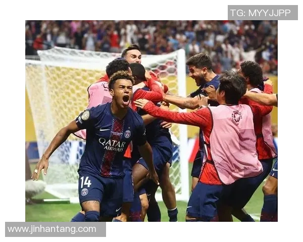 西甲激战拜仁与AC米兰战平红牌事件引发全场热议与十大精彩进球回顾