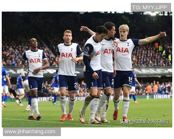 中超热刺与皇马激战成平局乌龙球瞬间引发全场热议战术分析揭秘